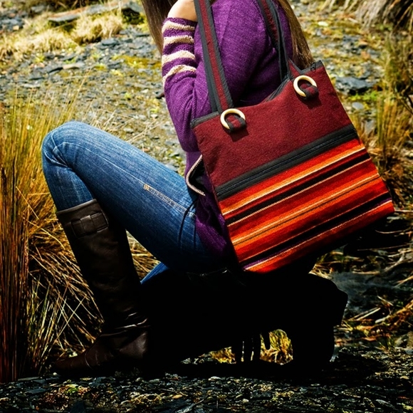 "RUSH" ZIPPER TOTE - Picture 4 of 6